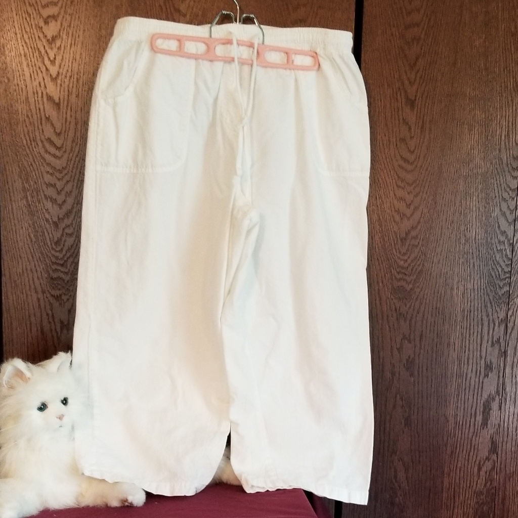 Basic Editions White Capris
